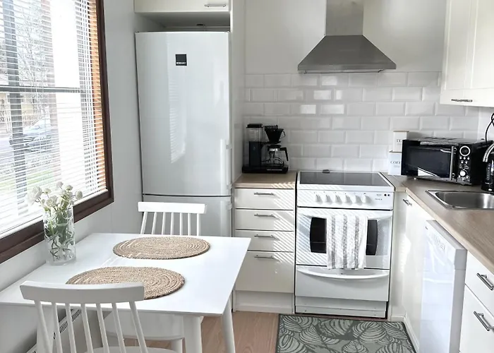 Rt Asunto, Sauna, Terassi Ja Autokatos Lägenhet